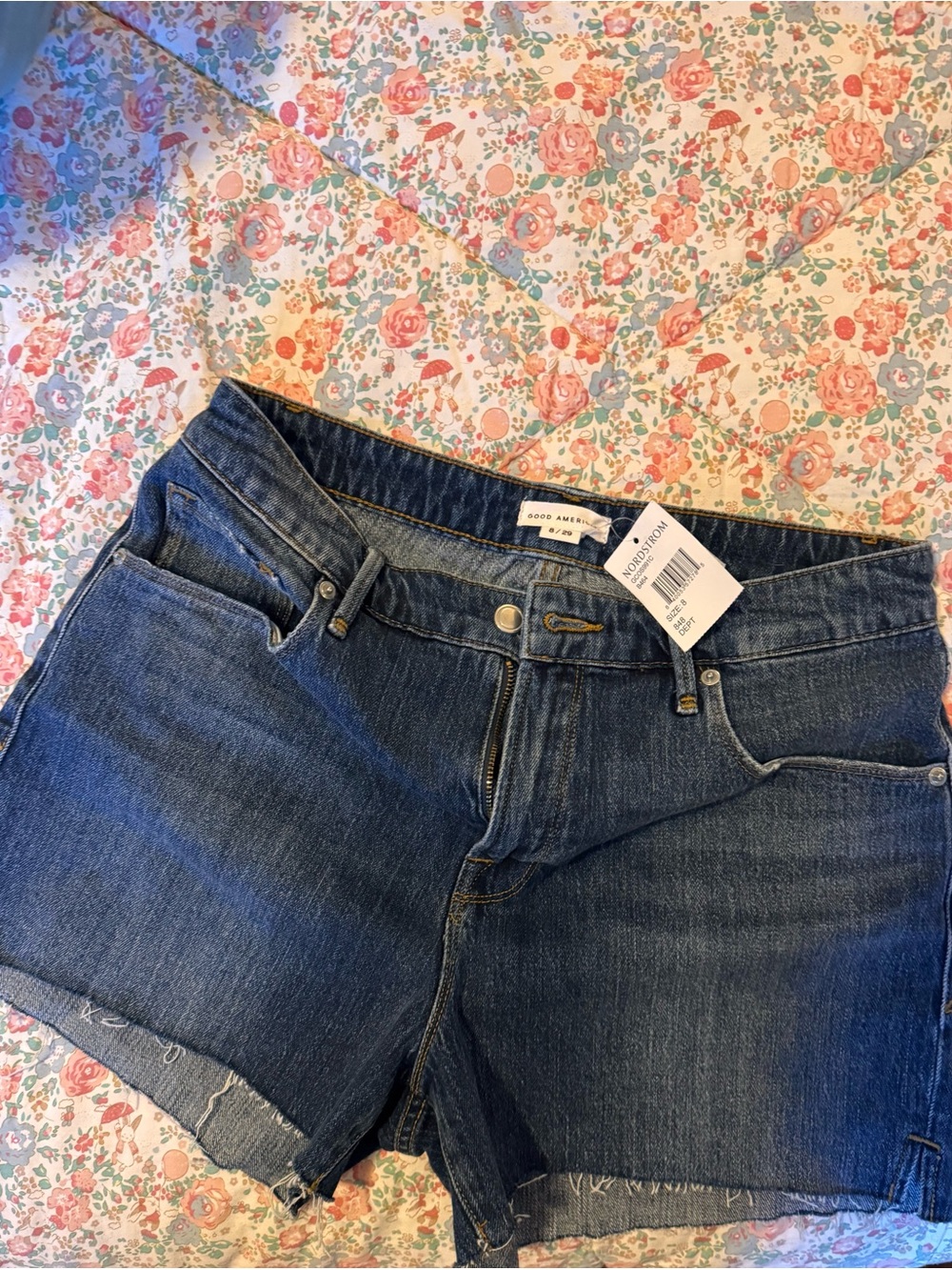 Good American NWT Indigo Boyfriend Denim Shorts